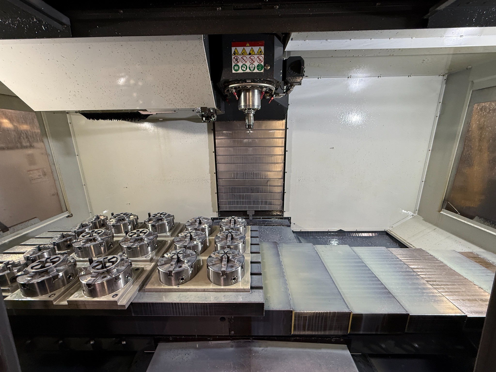Haas VF-5SS spindle, table and workholding